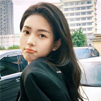 储物柜女孩